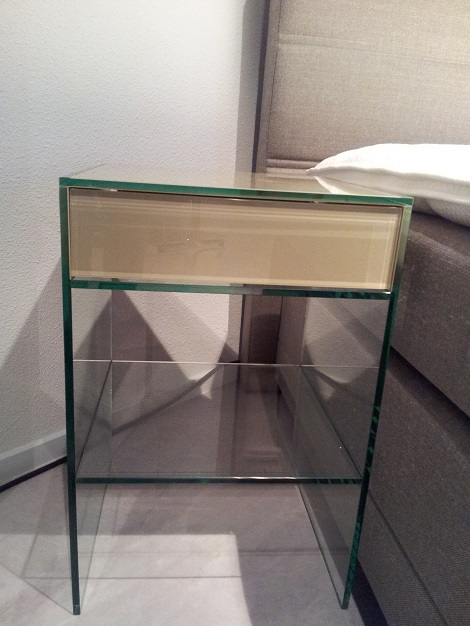 Nachtkast_lade_glas_beige_hederr_design