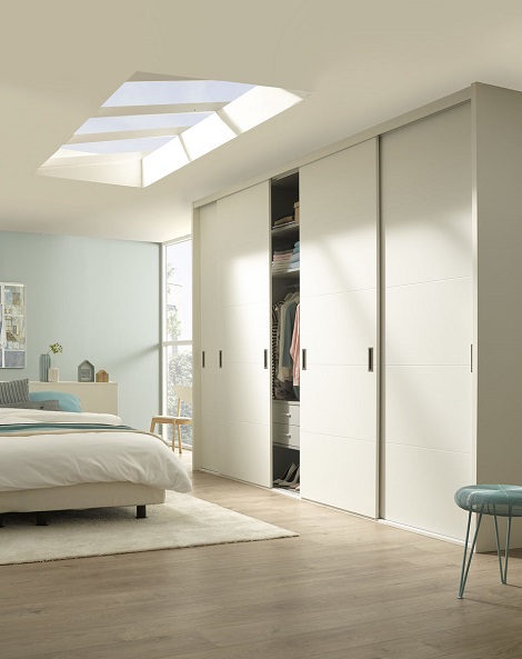 Schuifdeurkast breed, Garobe design, maatwerk,strak wit, ivoor kleur