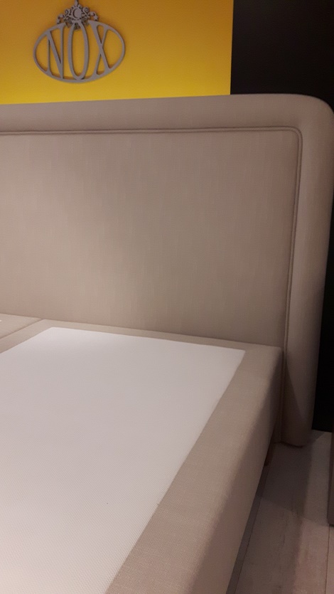 Opruiming boxspring nNox Roma, 180x210,ecru stof, Nanja,poot,blank gelakt,