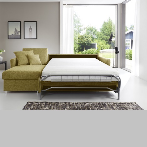 Bedbank open met sofa-bank, lounge met bergruimte,