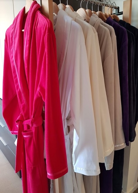 Badjas Avantgarde dames, biesje, wit, ivoor, beige, blauw, paars, opruiming op=op