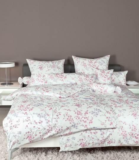 Janine overtrek satijn Messina 43078/01 ibis, rose,bloem,tak