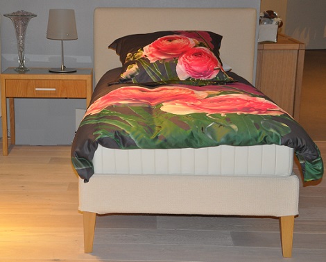 Opruiming eenpersoonsboxspring 90x200, bedomranding,bed, afneembare stof 90x200 Schramm