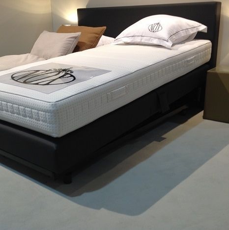 Boxspring op wielen met bedlift, zorgbed, verpleging